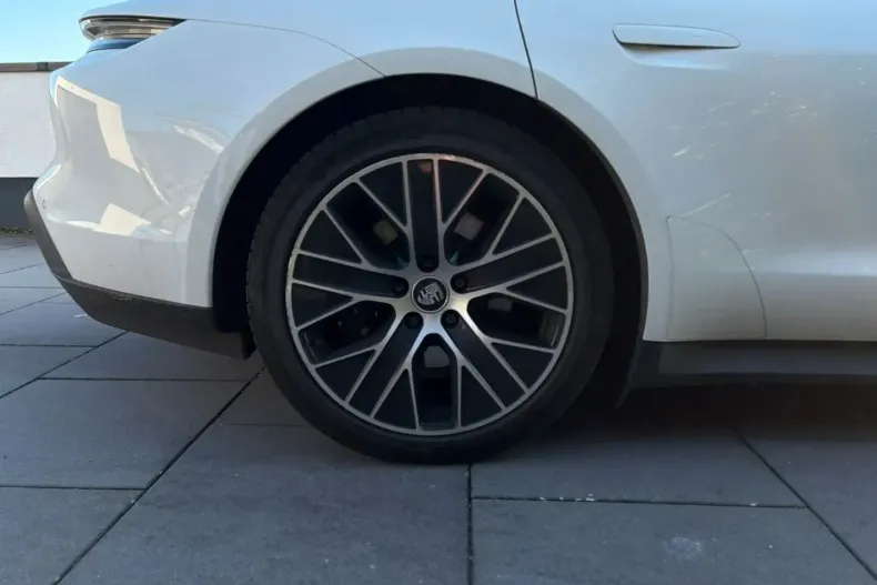 Porsche Taycan din 2021 cu 34.000 km - oferta POR178133 - foto 7