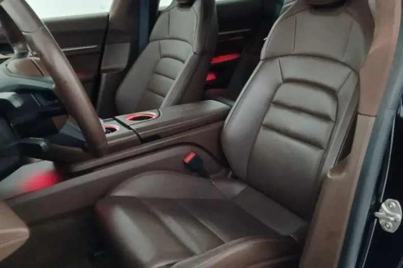 Porsche Taycan din 2021 cu 48.402 km - oferta POR178134 - foto 6