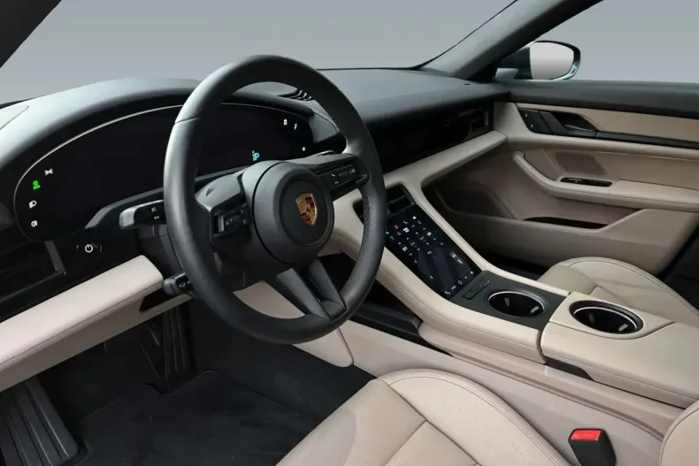 Porsche Taycan din 2022 cu 48.777 km - oferta POR178135 - foto 4