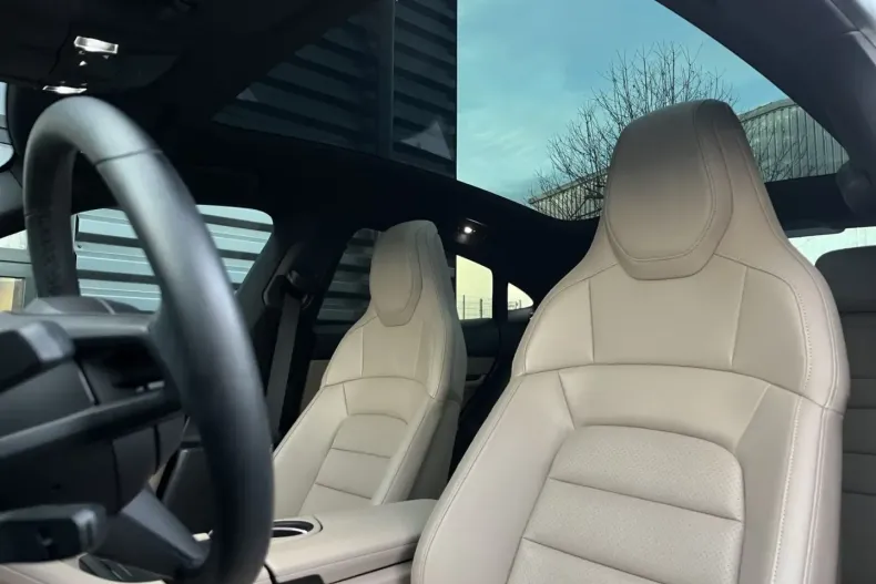 Porsche Taycan din 2022 cu 48.777 km - oferta POR178135 - foto 5