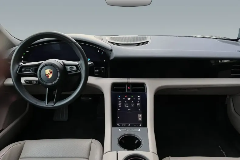 Porsche Taycan din 2022 cu 48.777 km - oferta POR178135 - foto 9