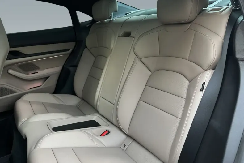 Porsche Taycan din 2022 cu 48.777 km - oferta POR178135 - foto 11