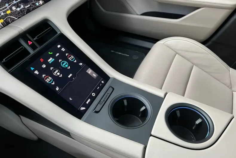 Porsche Taycan din 2022 cu 48.777 km - oferta POR178135 - foto 14