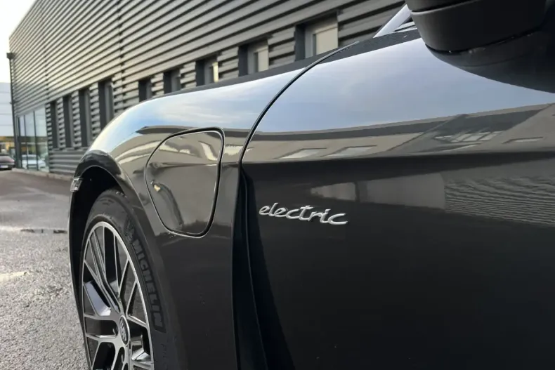 Porsche Taycan din 2022 cu 48.777 km - oferta POR178135 - foto 21