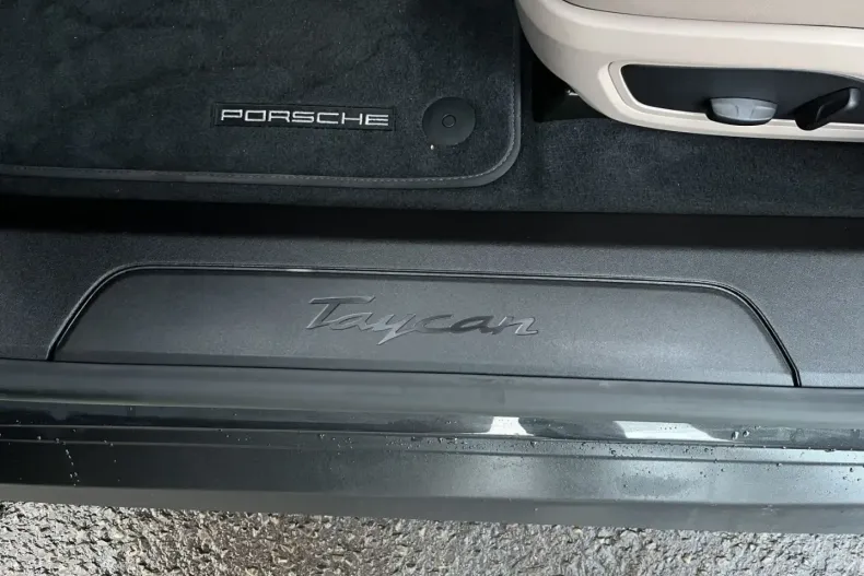 Porsche Taycan din 2022 cu 48.777 km - oferta POR178135 - foto 22
