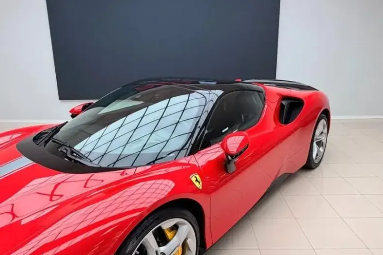 Ferrari SF90 din 2024 cu 6.000 km - oferta FER178136 - foto 4