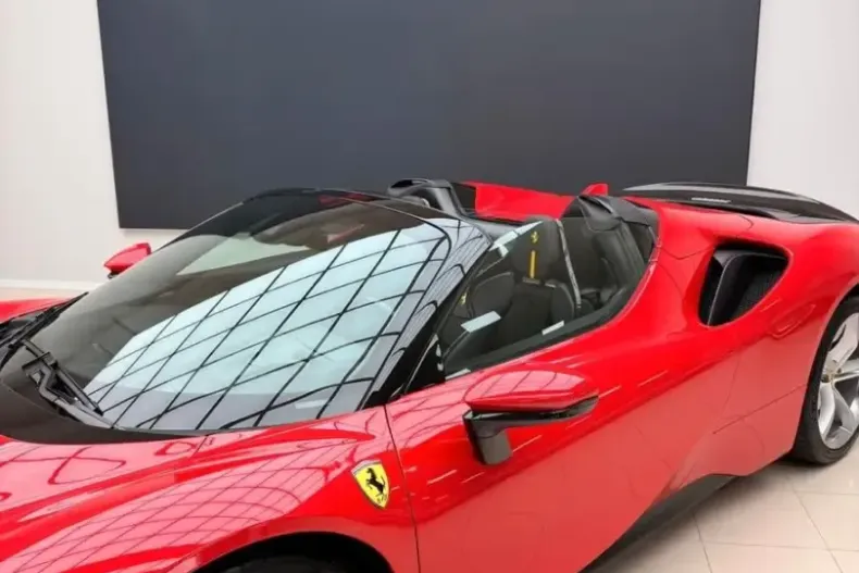 Ferrari SF90 din 2024 cu 6.000 km - oferta FER178136 - foto 7