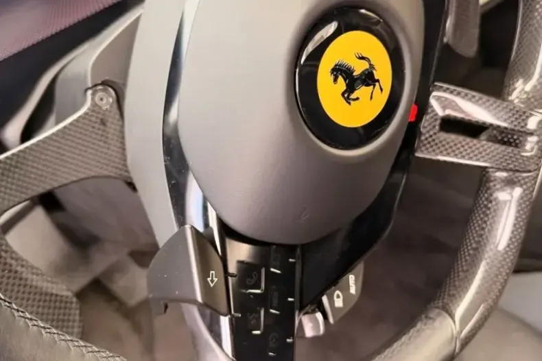 Ferrari SF90 din 2024 cu 6.000 km - oferta FER178136 - foto 15