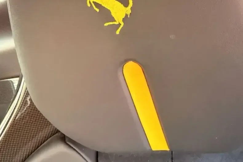 Ferrari SF90 din 2024 cu 6.000 km - oferta FER178136 - foto 17