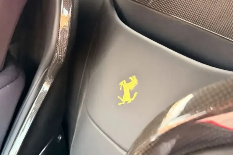 Ferrari SF90 din 2024 cu 6.000 km - oferta FER178136 - foto 18