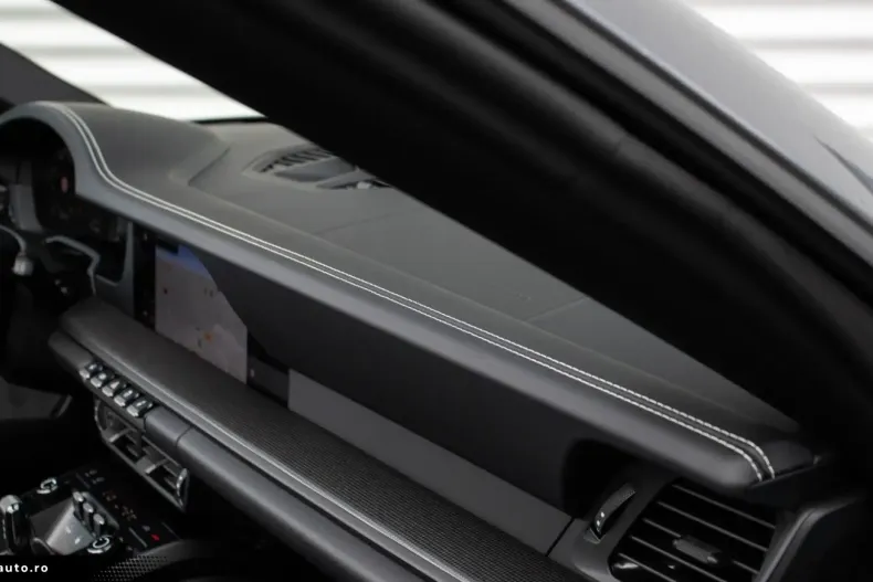 Porsche 992 din 2025 cu 3.010 km - oferta POR178141 - foto 37