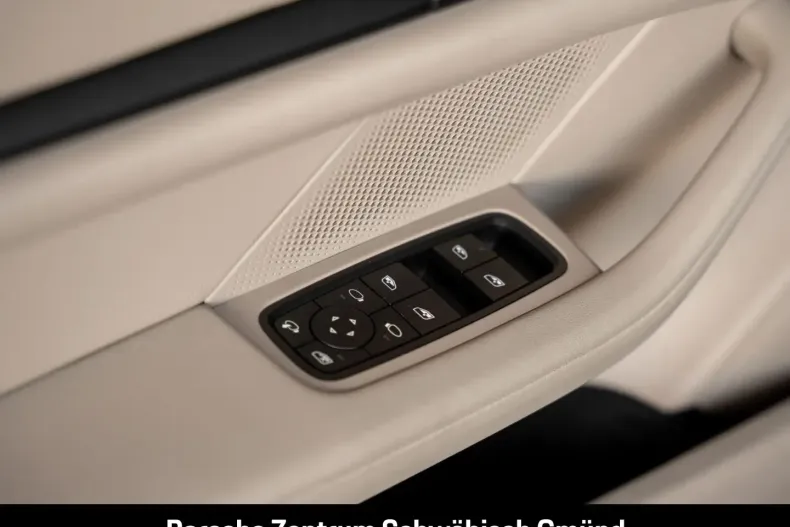 Porsche Taycan din 2022 cu 44.490 km - oferta POR178155 - foto 17