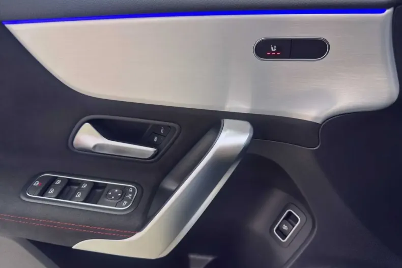 Mercedes-Benz A 180 (Clasa A) din 2024 cu 22.363 km - oferta MER178198 - foto 10