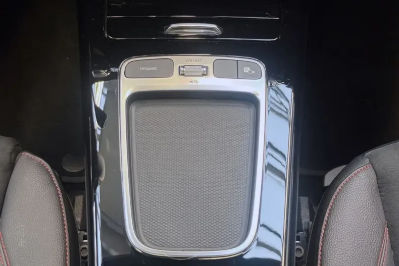 Mercedes-Benz A 180 (Clasa A) din 2024 cu 22.363 km - oferta MER178198 - foto 19