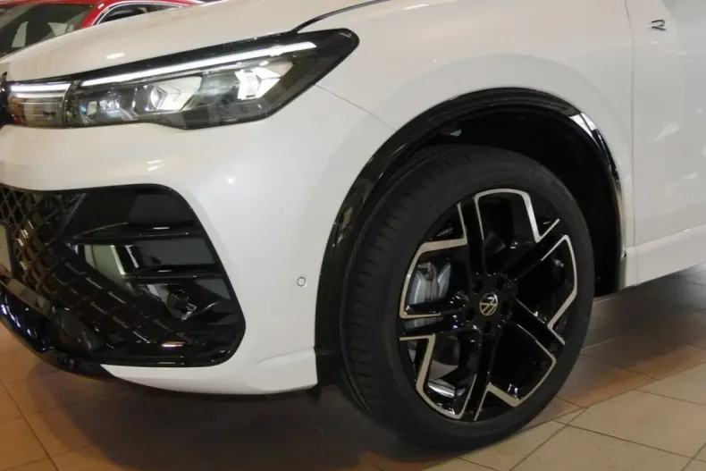 Volkswagen Tiguan din 2024 cu 53.200 km - oferta VOL178239 - foto 4