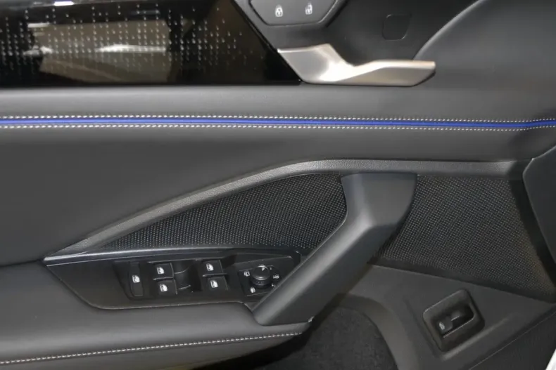 Volkswagen Tiguan din 2024 cu 53.200 km - oferta VOL178239 - foto 11