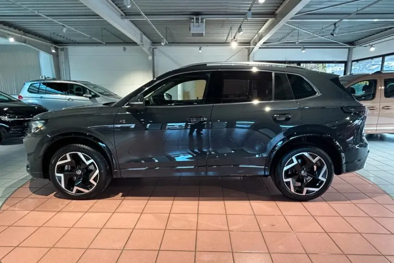 Volkswagen Tiguan din 2024 cu 71.645 km - oferta VOL178241 - foto 8