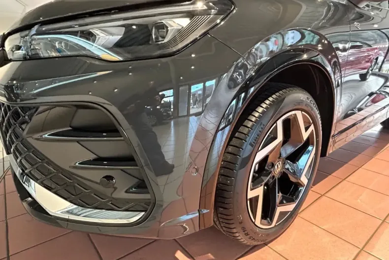 Volkswagen Tiguan din 2024 cu 71.645 km - oferta VOL178241 - foto 9