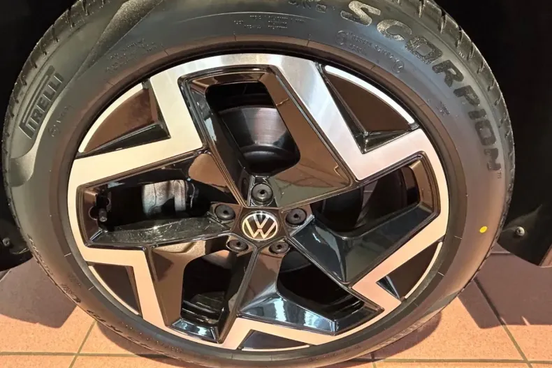 Volkswagen Tiguan din 2024 cu 71.645 km - oferta VOL178241 - foto 10