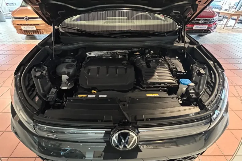 Volkswagen Tiguan din 2024 cu 71.645 km - oferta VOL178241 - foto 30