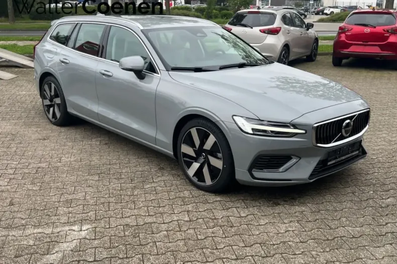 Volvo V60 din 2024 cu 15.325 km - oferta VOL178255 - foto 2