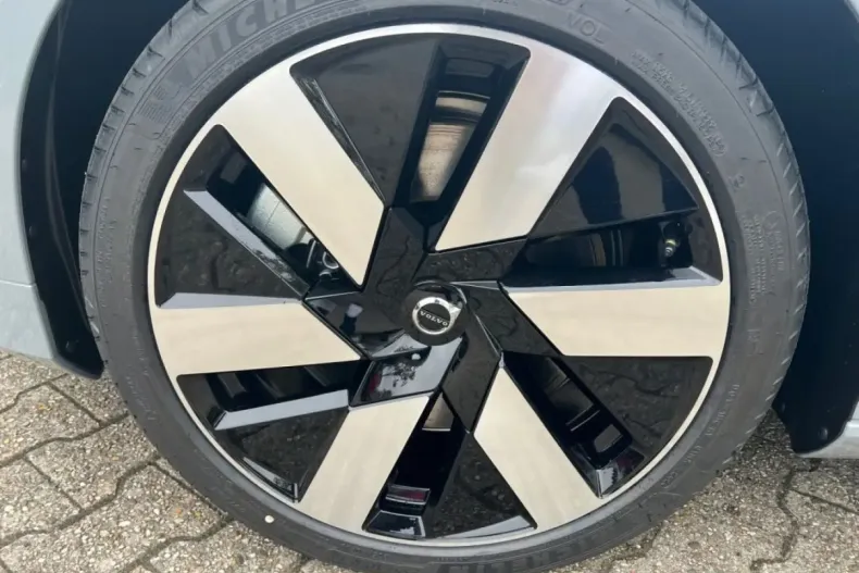 Volvo V60 din 2024 cu 15.325 km - oferta VOL178255 - foto 6