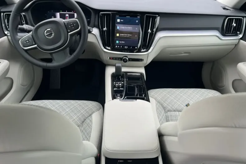 Volvo V60 din 2024 cu 15.325 km - oferta VOL178255 - foto 8