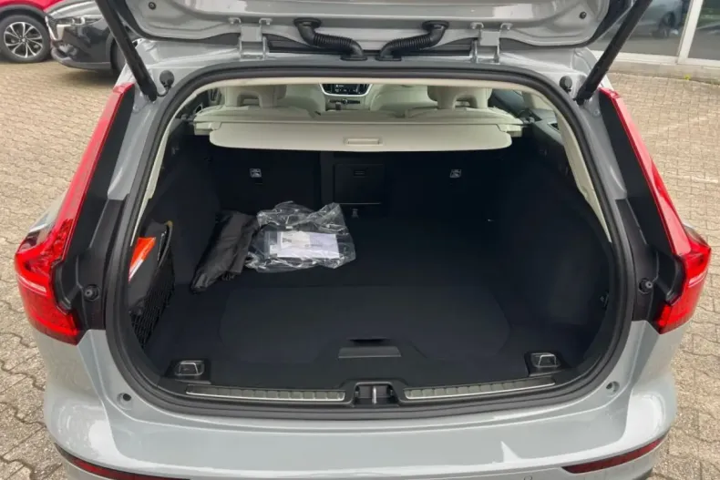 Volvo V60 din 2024 cu 15.325 km - oferta VOL178255 - foto 14