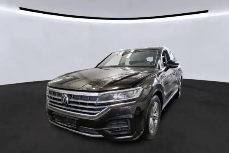 Volkswagen Touareg din 2022 cu 84.306 km - oferta VOL178264 - foto 1