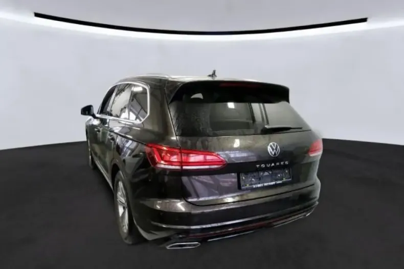 Volkswagen Touareg din 2022 cu 84.306 km - oferta VOL178264 - foto 3