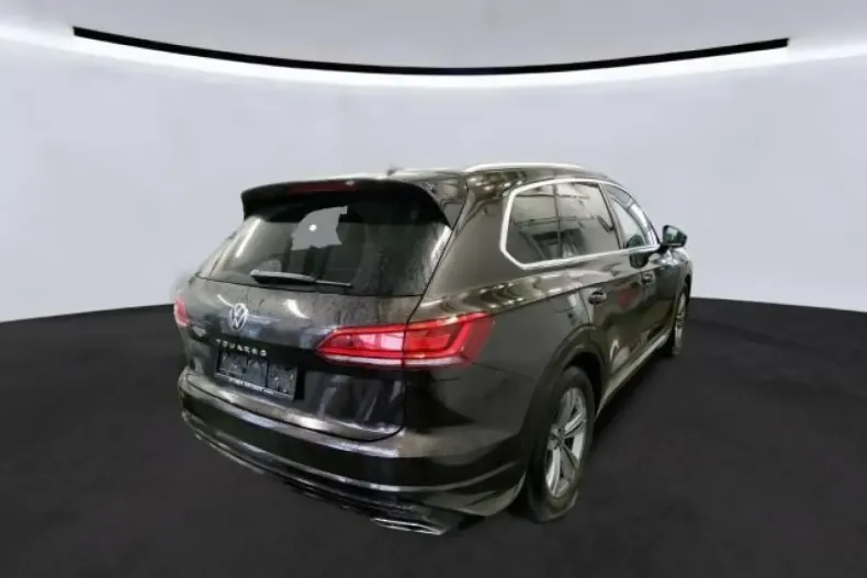 Volkswagen Touareg din 2022 cu 84.306 km - oferta VOL178264 - foto 4