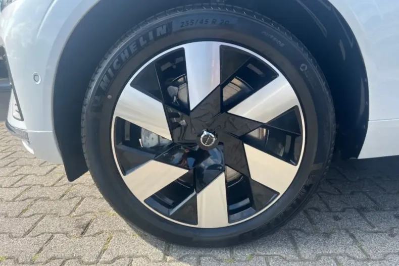 Volvo XC60 din 2025 cu 15.350 km - oferta VOL178265 - foto 6