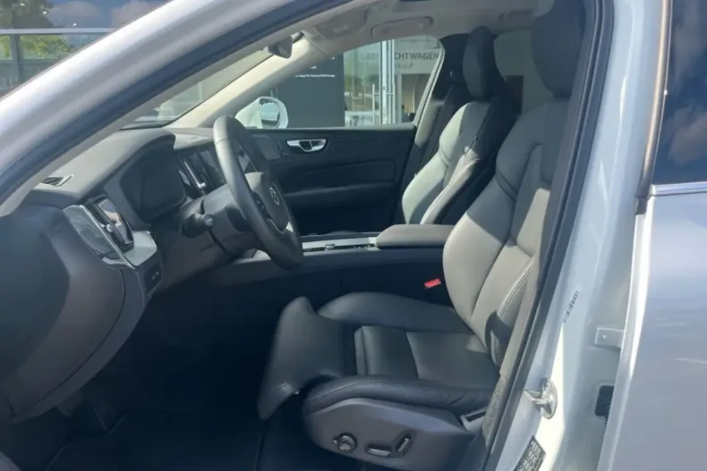 Volvo XC60 din 2025 cu 15.350 km - oferta VOL178265 - foto 7