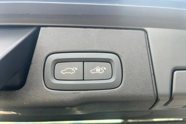 Volvo XC60 din 2025 cu 15.350 km - oferta VOL178265 - foto 14