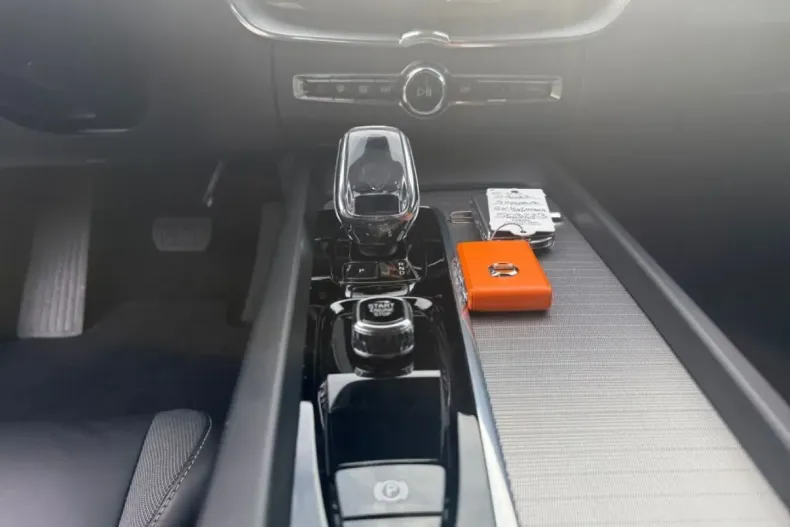 Volvo XC60 din 2023 cu 71.300 km - oferta VOL178271 - foto 16