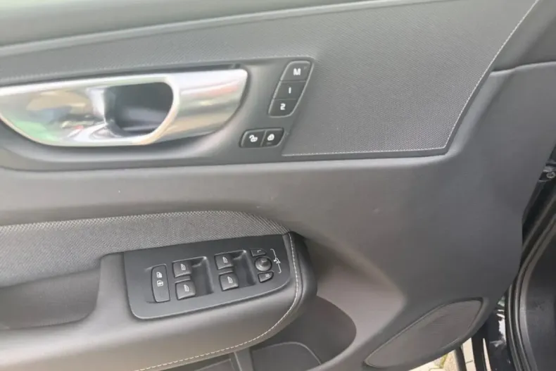 Volvo XC60 din 2023 cu 71.300 km - oferta VOL178271 - foto 17