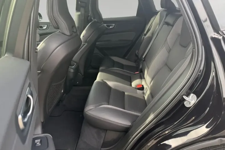 Volvo XC60 din 2023 cu 71.300 km - oferta VOL178271 - foto 18