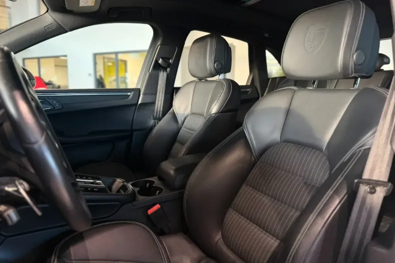 Porsche Macan din 2023 cu 77.821 km - oferta POR178284 - foto 12