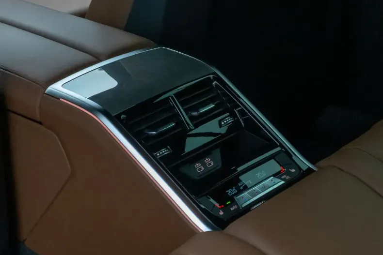 BMW M8 din 2022 cu 15.351 km - oferta BMW178346 - foto 28