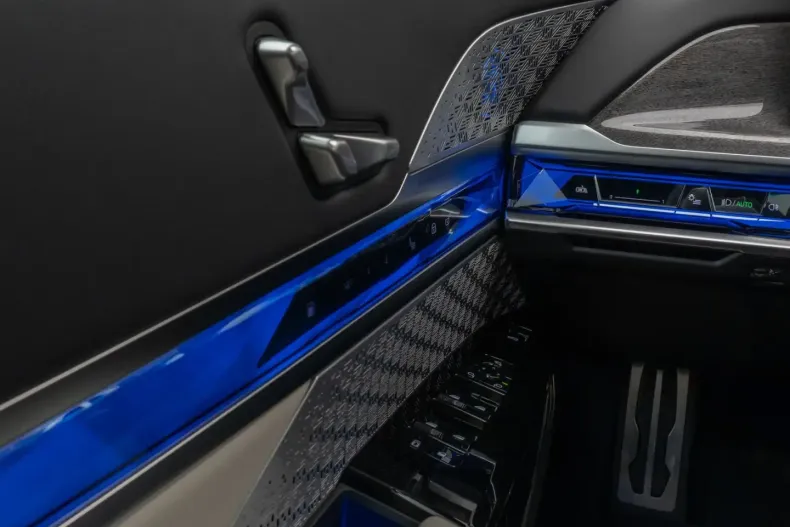 BMW M760 din 2024 cu 58.713 km - oferta BMW178348 - foto 36