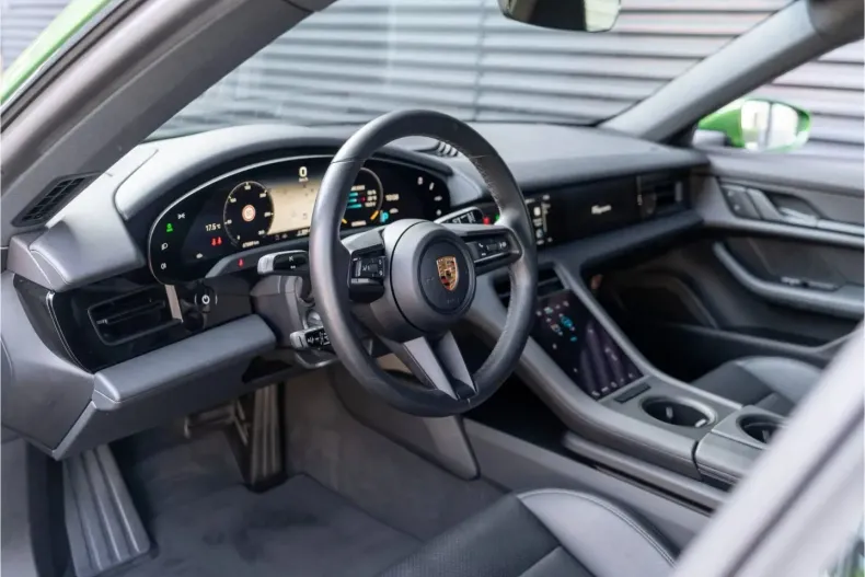 Porsche Taycan din 2022 cu 67.100 km - oferta POR178354 - foto 4