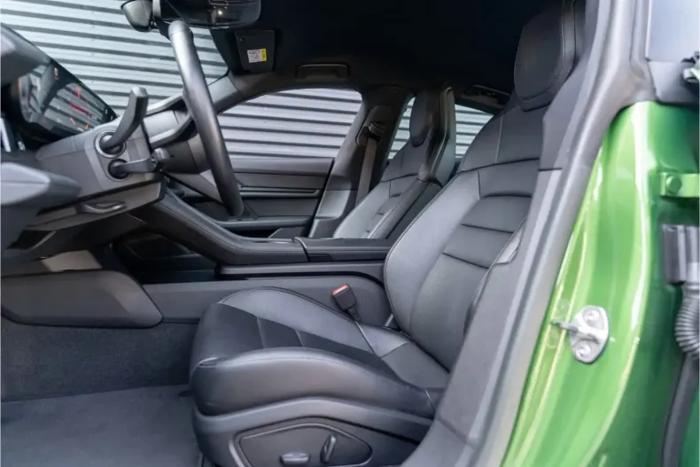 Porsche Taycan din 2022 cu 67.100 km - oferta POR178354 - foto 24