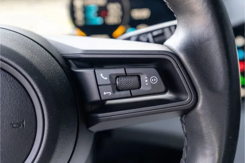 Porsche Taycan din 2022 cu 67.100 km - oferta POR178354 - foto 31