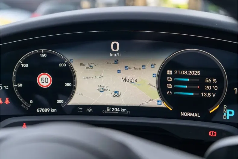 Porsche Taycan din 2022 cu 67.100 km - oferta POR178354 - foto 32