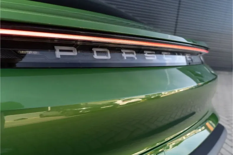 Porsche Taycan din 2022 cu 67.100 km - oferta POR178354 - foto 39