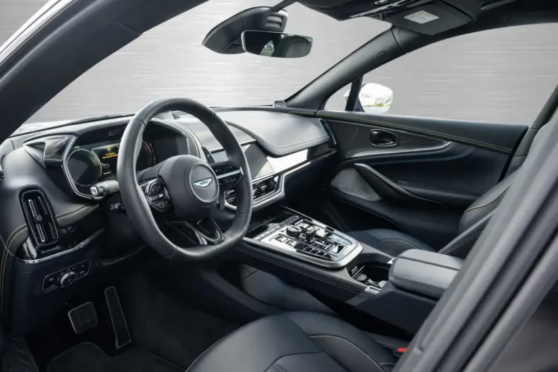 Aston Martin DBX din 2024 cu 19.400 km - oferta AST178355 - foto 3