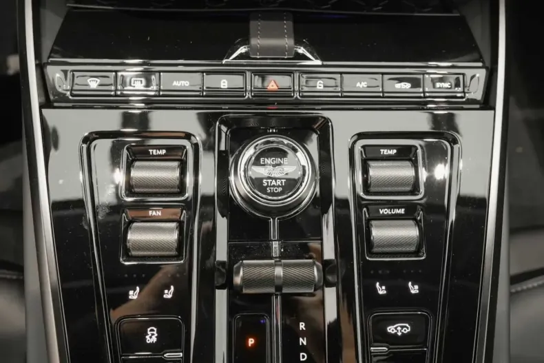 Aston Martin DBX din 2025 cu 6.990 km - oferta AST178357 - foto 31