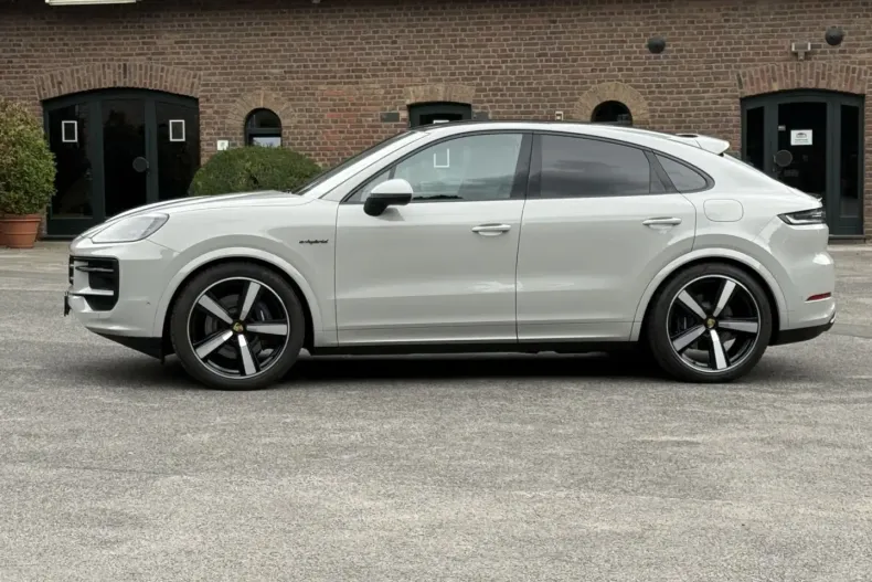 Porsche Cayenne din 2023 cu 4.950 km - oferta POR178360 - foto 23