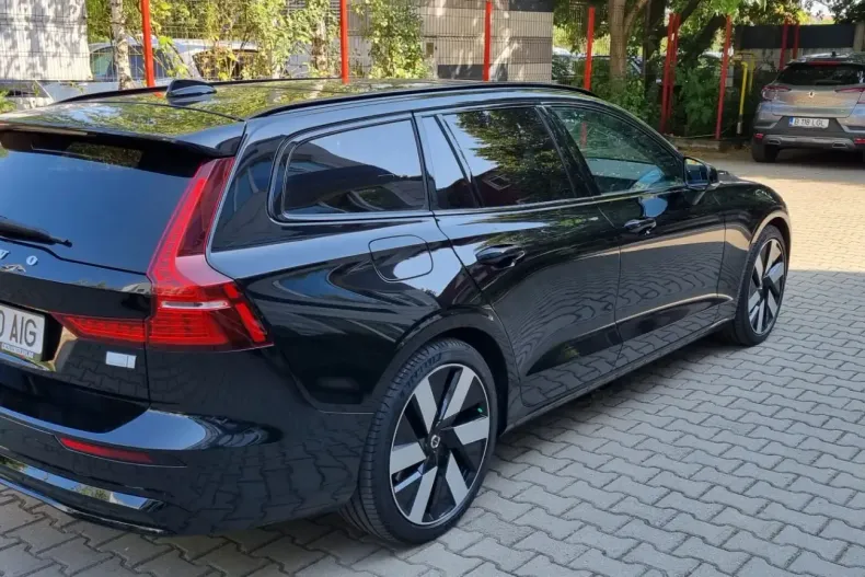 Volvo V60 din 2024 cu 20.400 km - oferta VOL178366 - foto 9