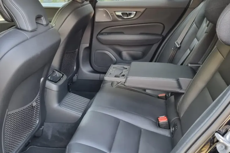 Volvo V60 din 2024 cu 20.400 km - oferta VOL178366 - foto 11